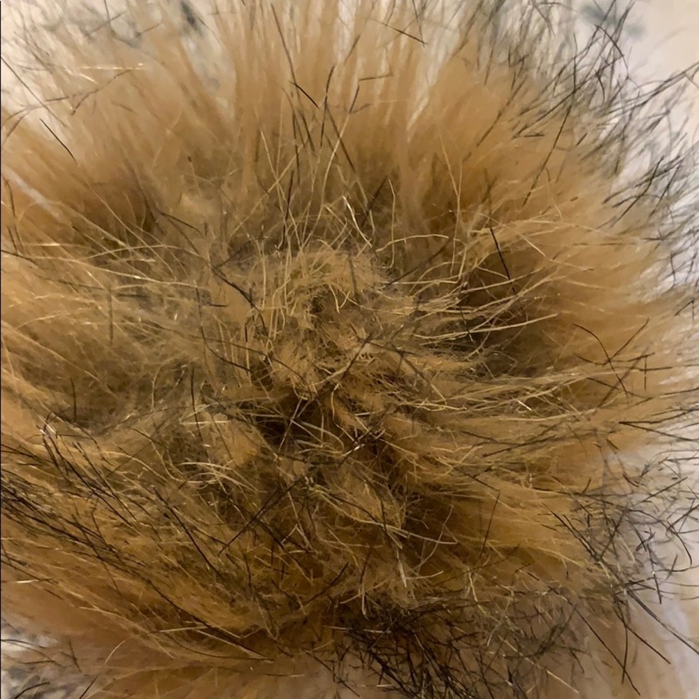 moncler hat - Picture 3 of 3